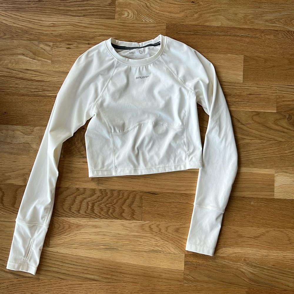Bayleaf white crop athletic top